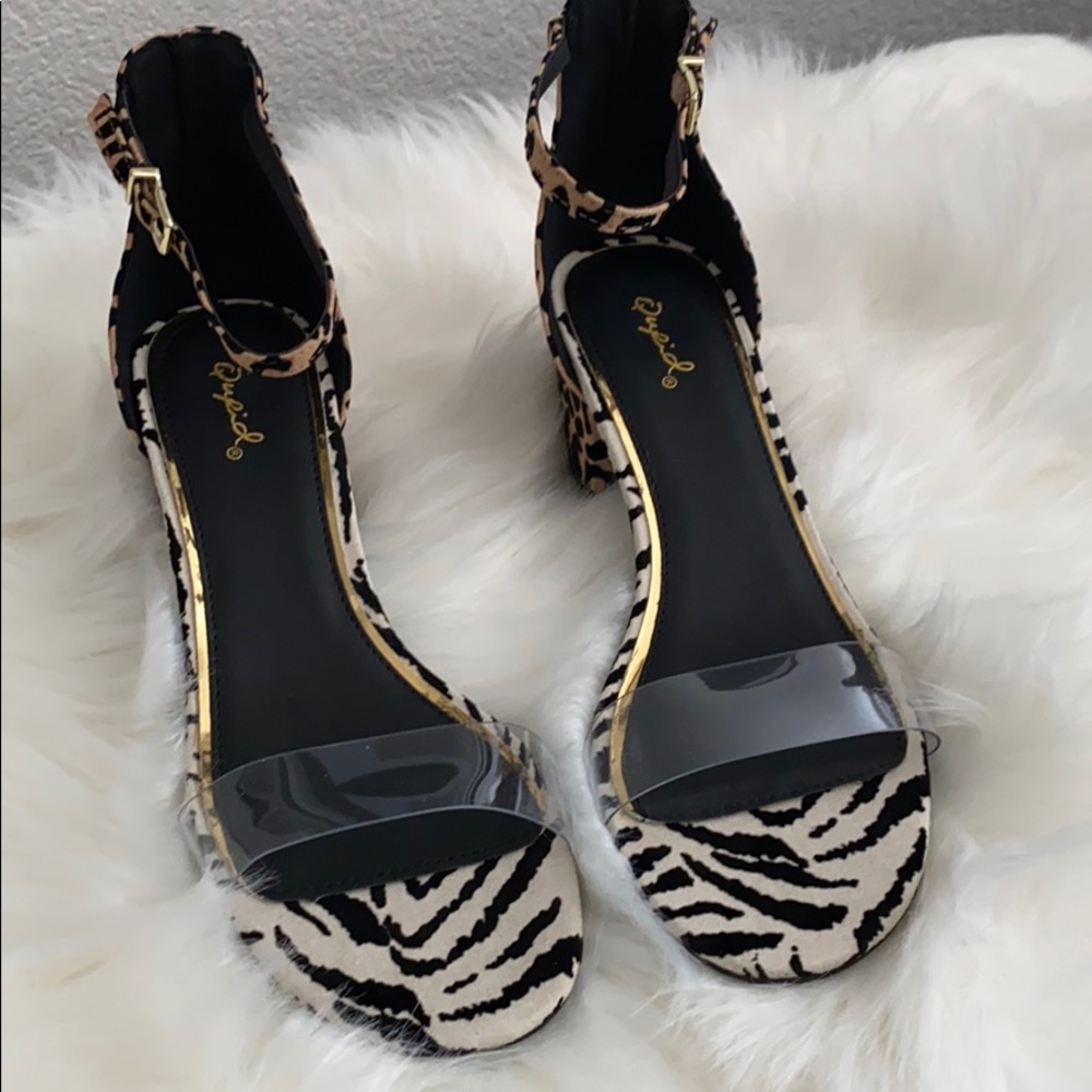 Tan Black Leopard Women's ankle strap lucite Heel - Picture 3 of 4
